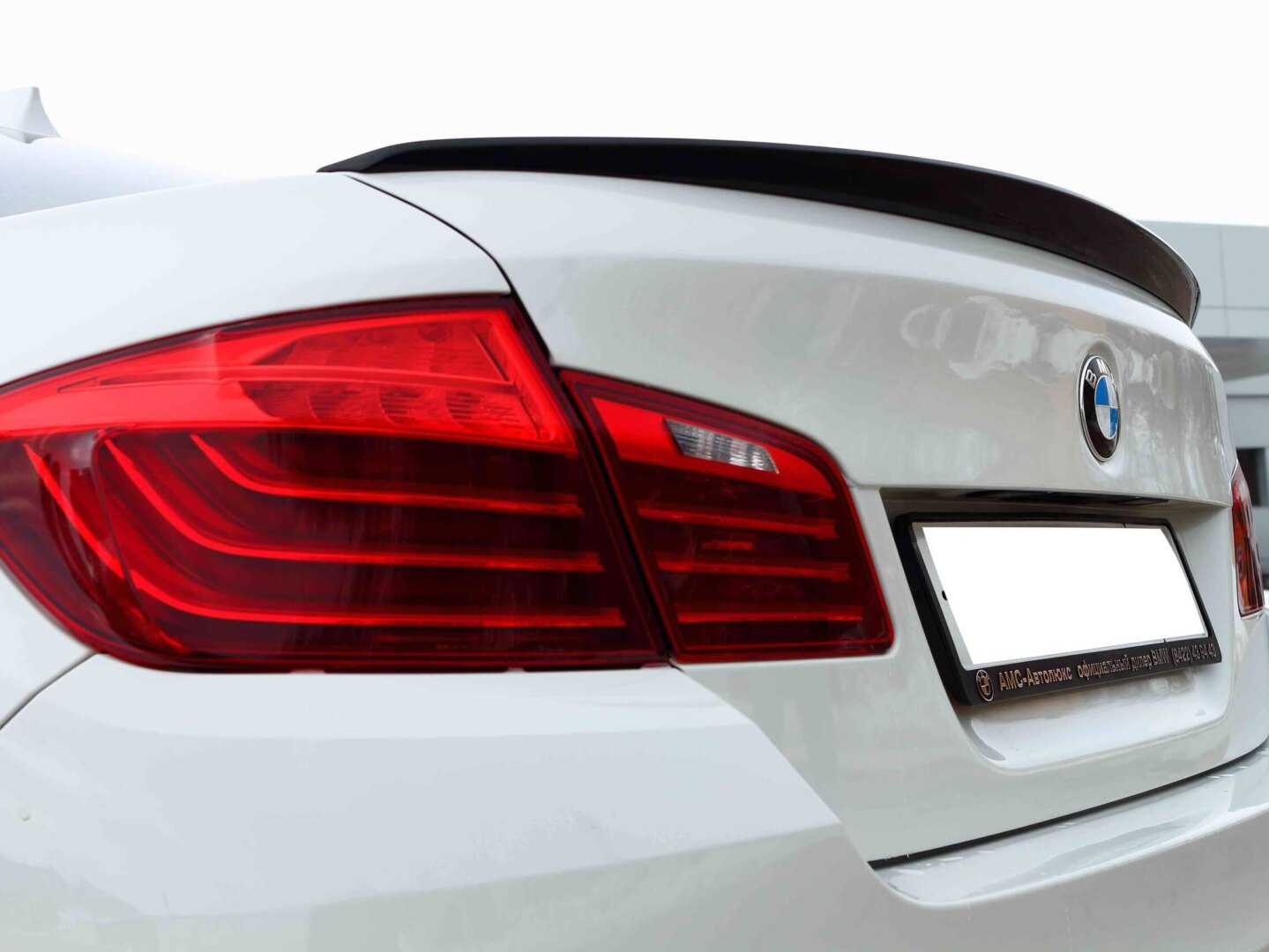 Спойлер на BMW-5